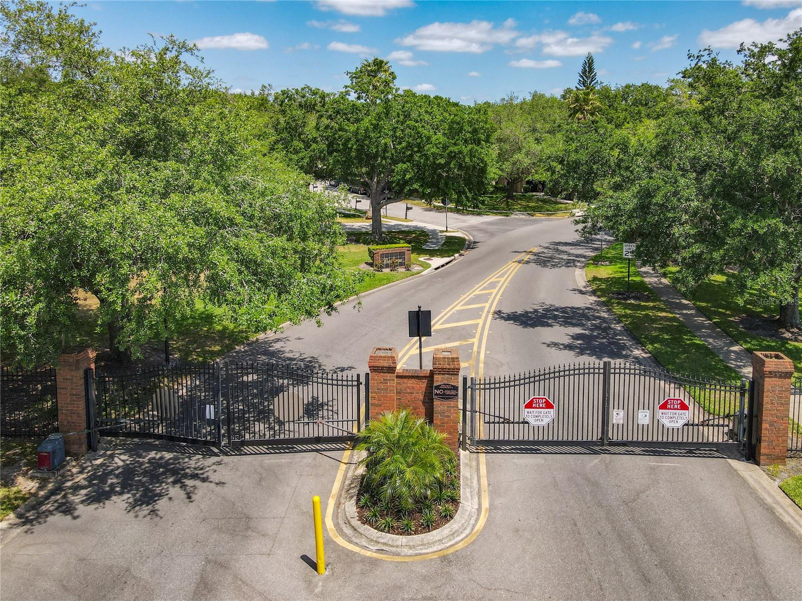 CEDAR GLEN OF ALOMA WOODS - Residential