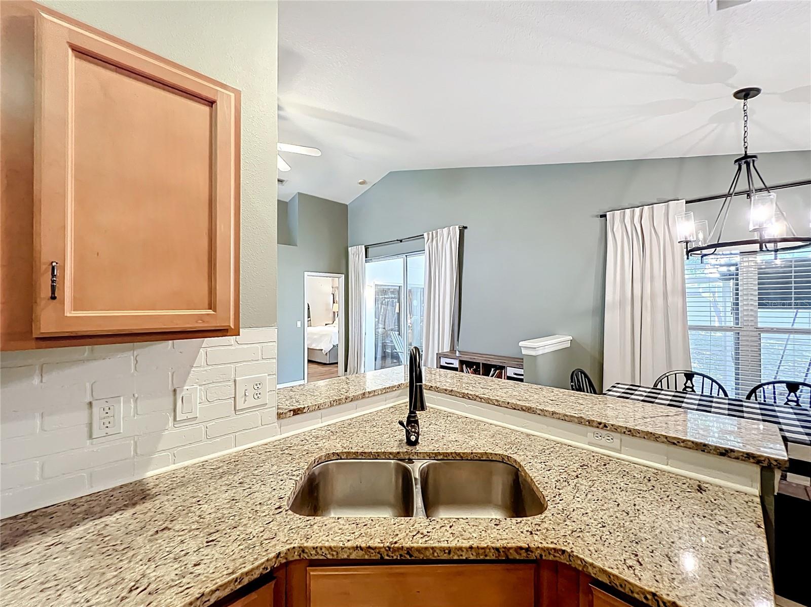 CEDAR GLEN OF ALOMA WOODS - Residential