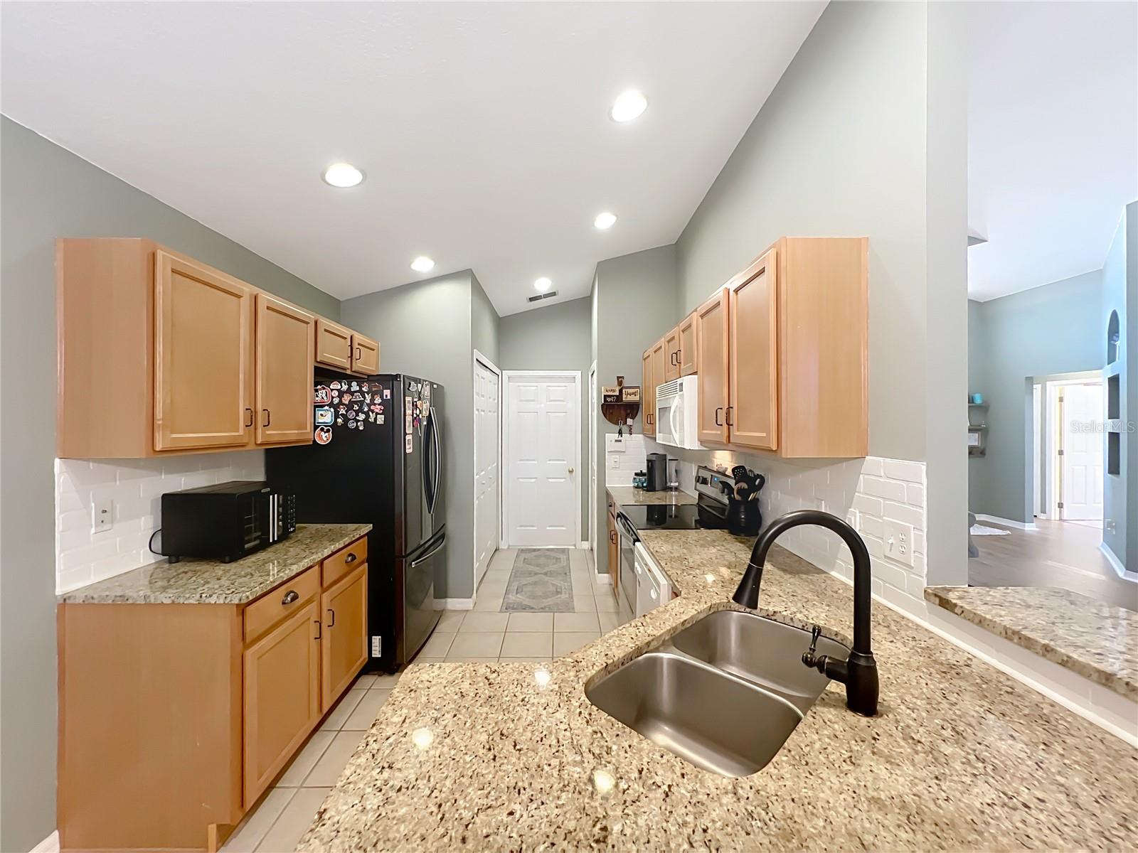 CEDAR GLEN OF ALOMA WOODS - Residential