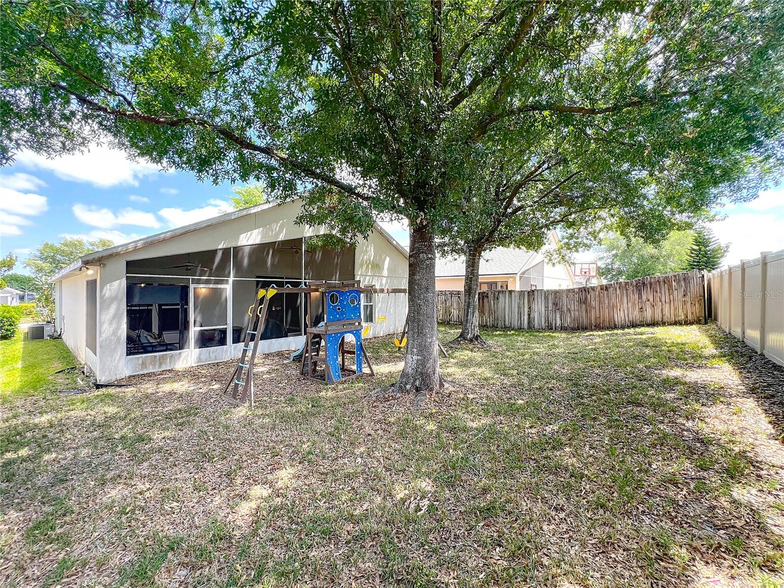 CEDAR GLEN OF ALOMA WOODS - Residential