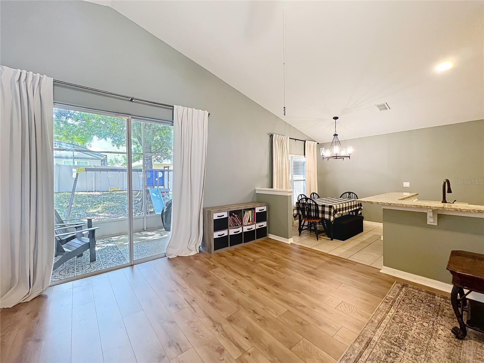 CEDAR GLEN OF ALOMA WOODS - Residential