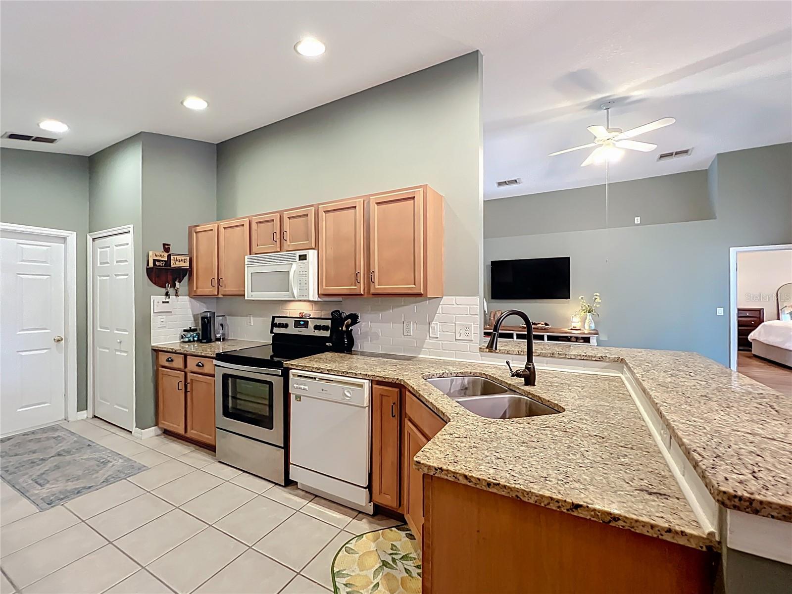 CEDAR GLEN OF ALOMA WOODS - Residential