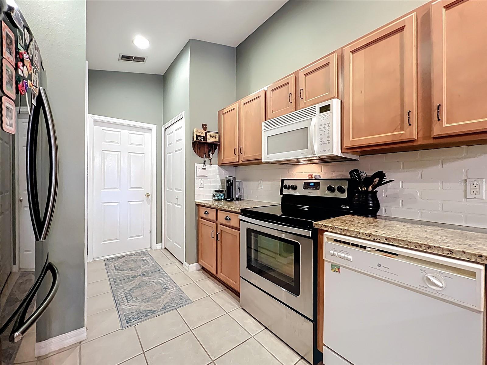 CEDAR GLEN OF ALOMA WOODS - Residential