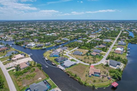 A home in PORT CHARLOTTE