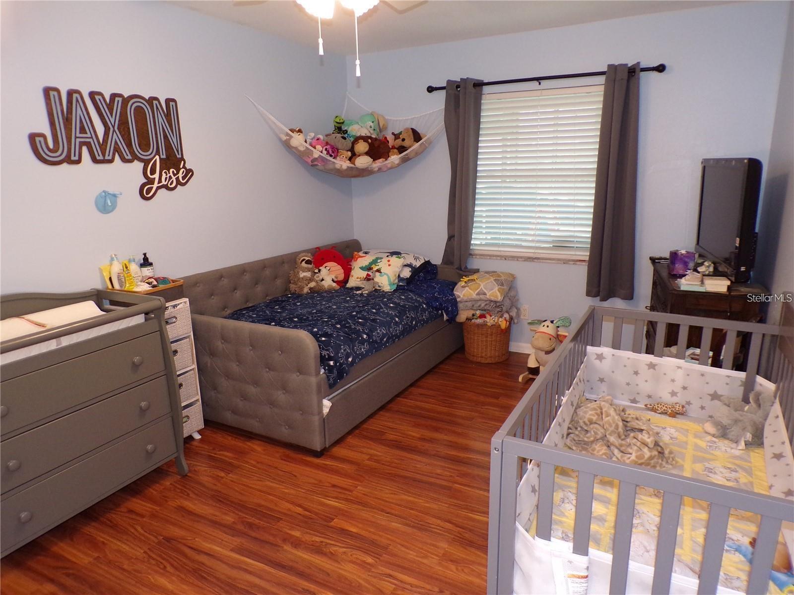 LAKES UNIT II PH I SEC I THE - Residential