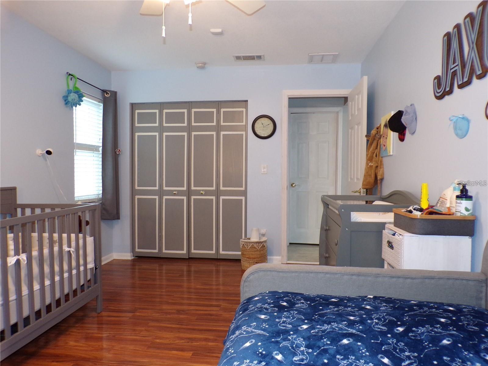 LAKES UNIT II PH I SEC I THE - Residential