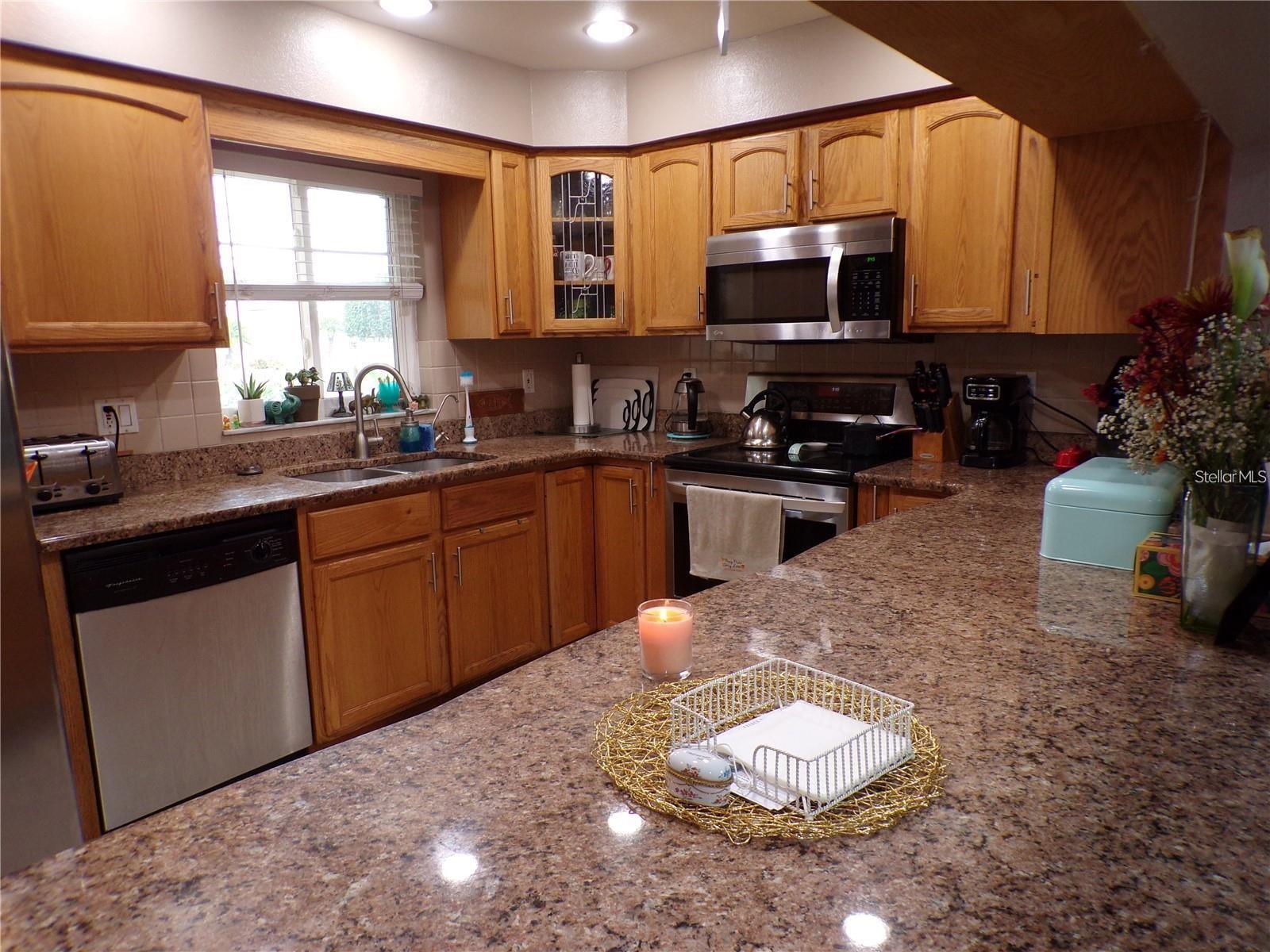 LAKES UNIT II PH I SEC I THE - Residential