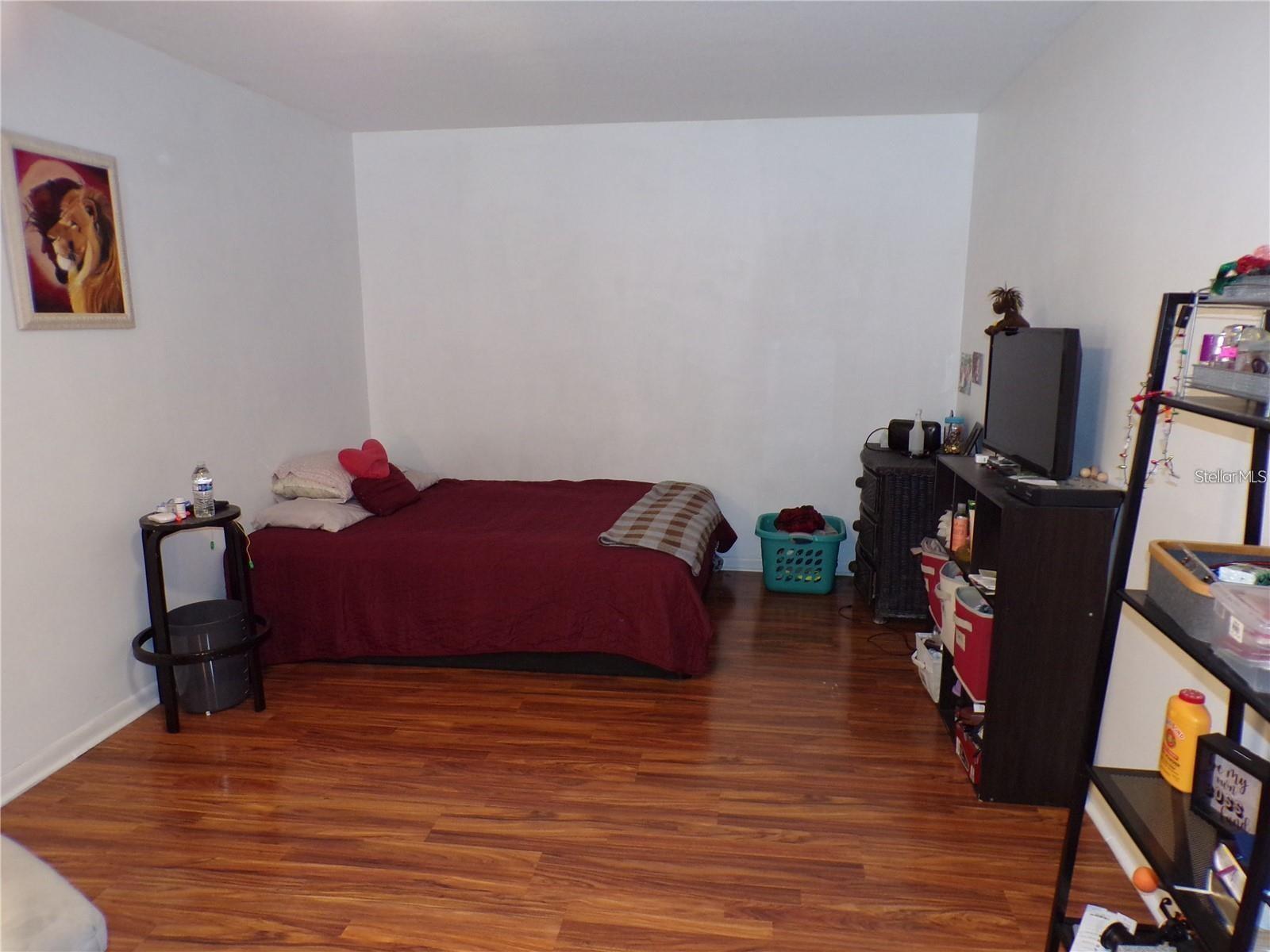 LAKES UNIT II PH I SEC I THE - Residential