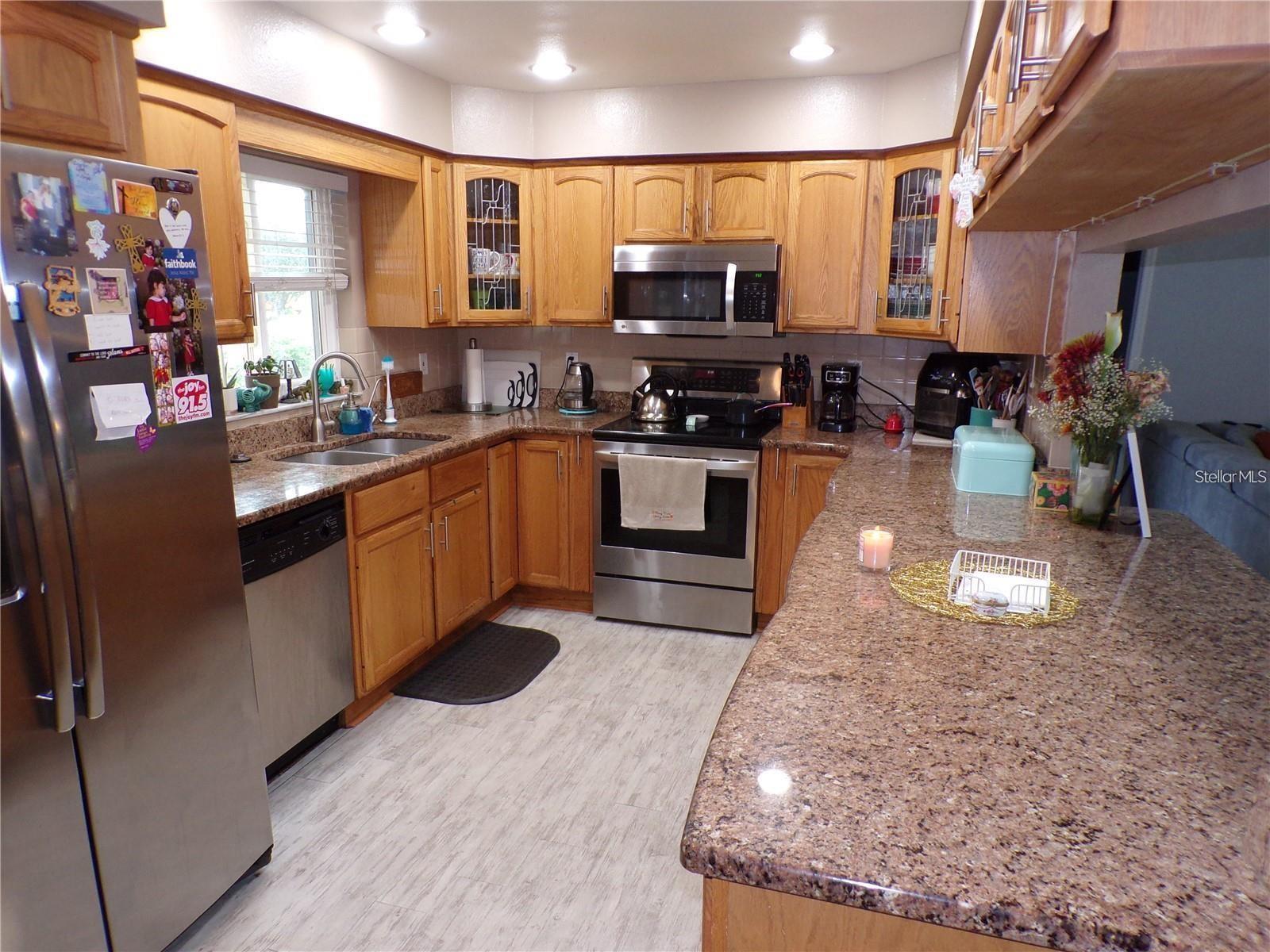 LAKES UNIT II PH I SEC I THE - Residential