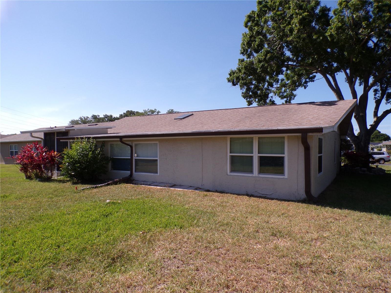 LAKES UNIT II PH I SEC I THE - Residential