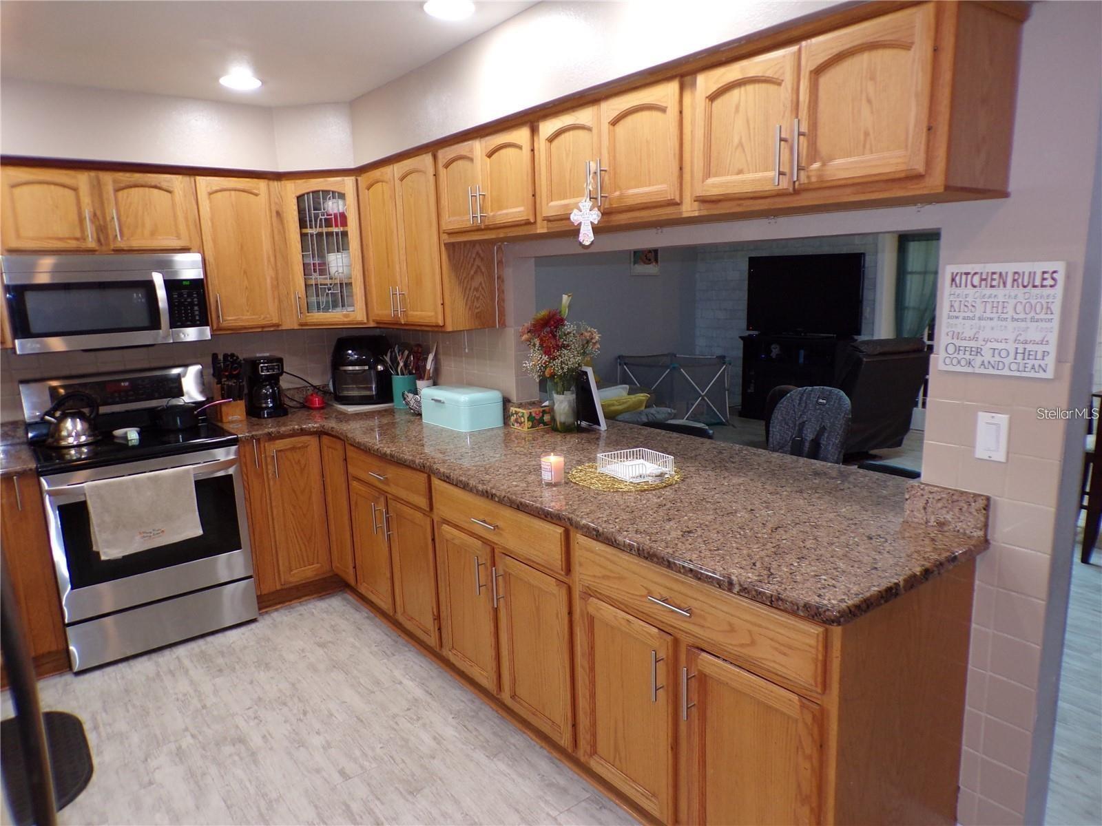 LAKES UNIT II PH I SEC I THE - Residential