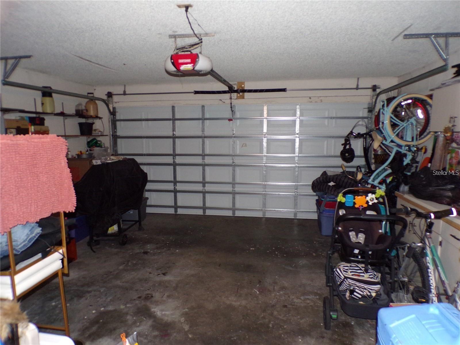 LAKES UNIT II PH I SEC I THE - Residential