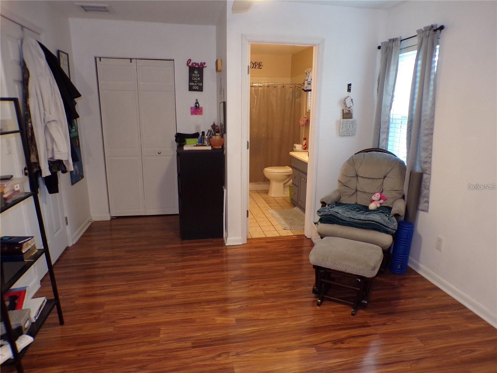 LAKES UNIT II PH I SEC I THE - Residential