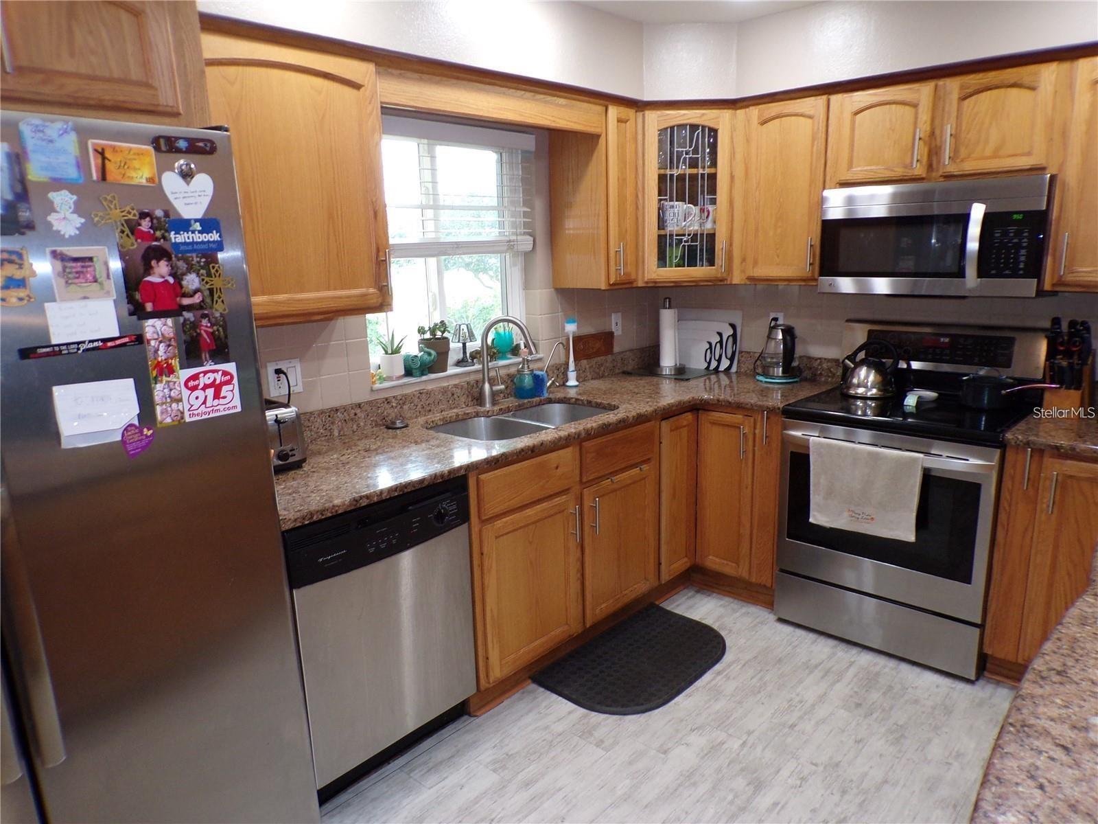 LAKES UNIT II PH I SEC I THE - Residential