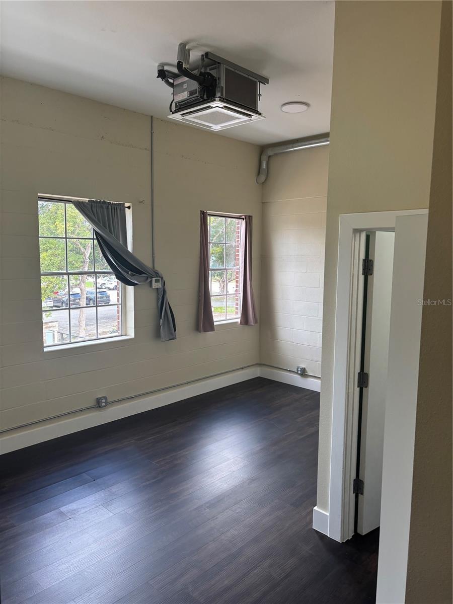 RICHS ADD DELAND - Residential Lease