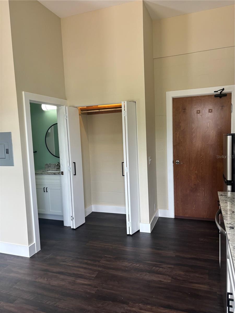 RICHS ADD DELAND - Residential Lease