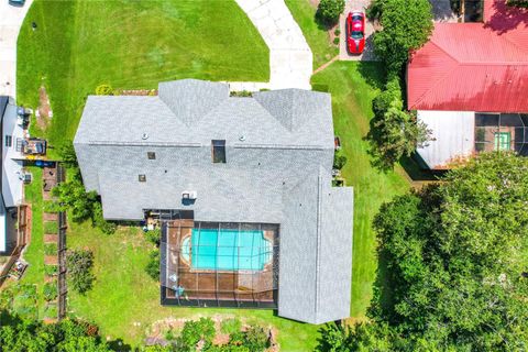 A home in LAKELAND