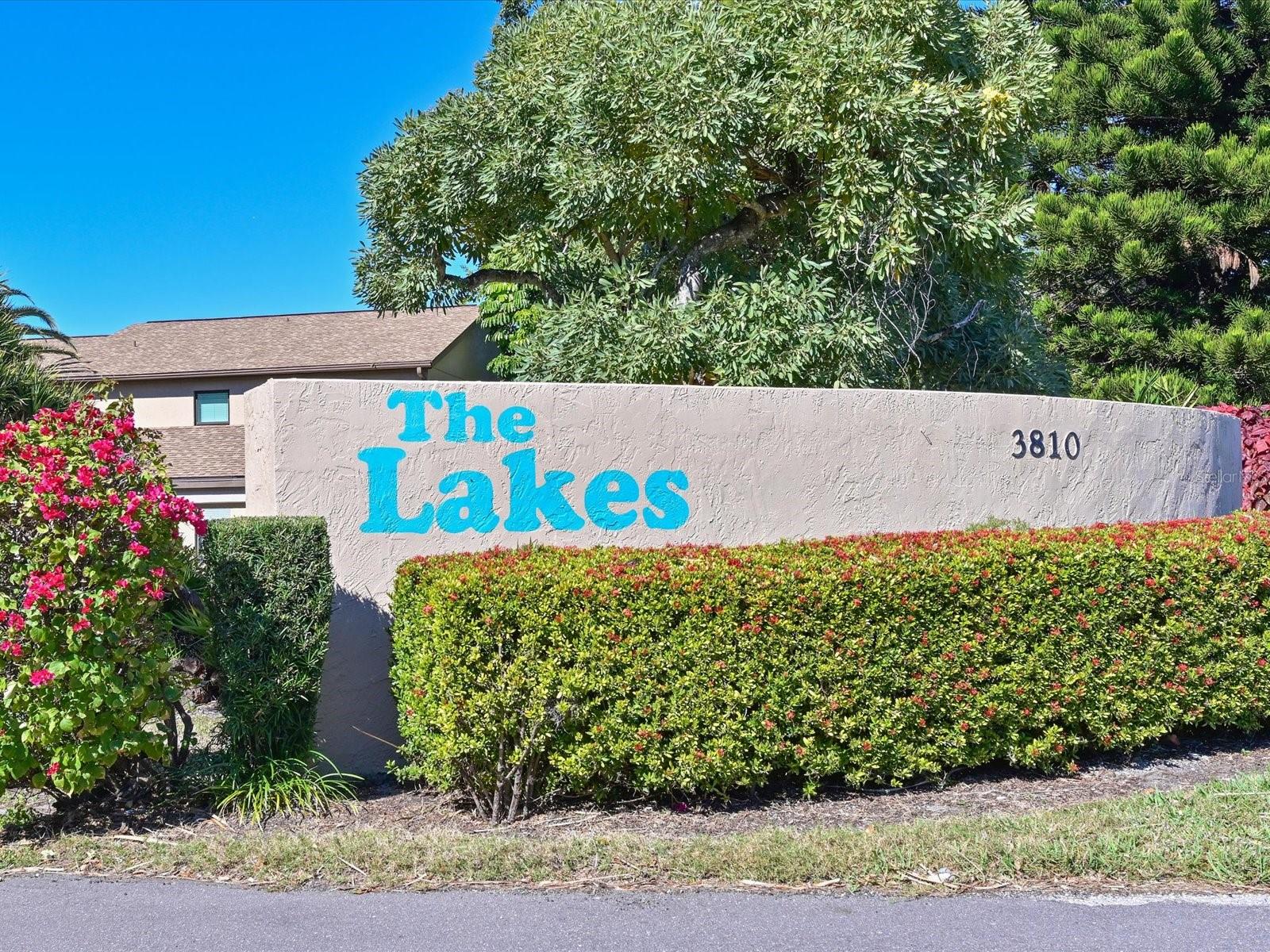 THE LAKES - Residential