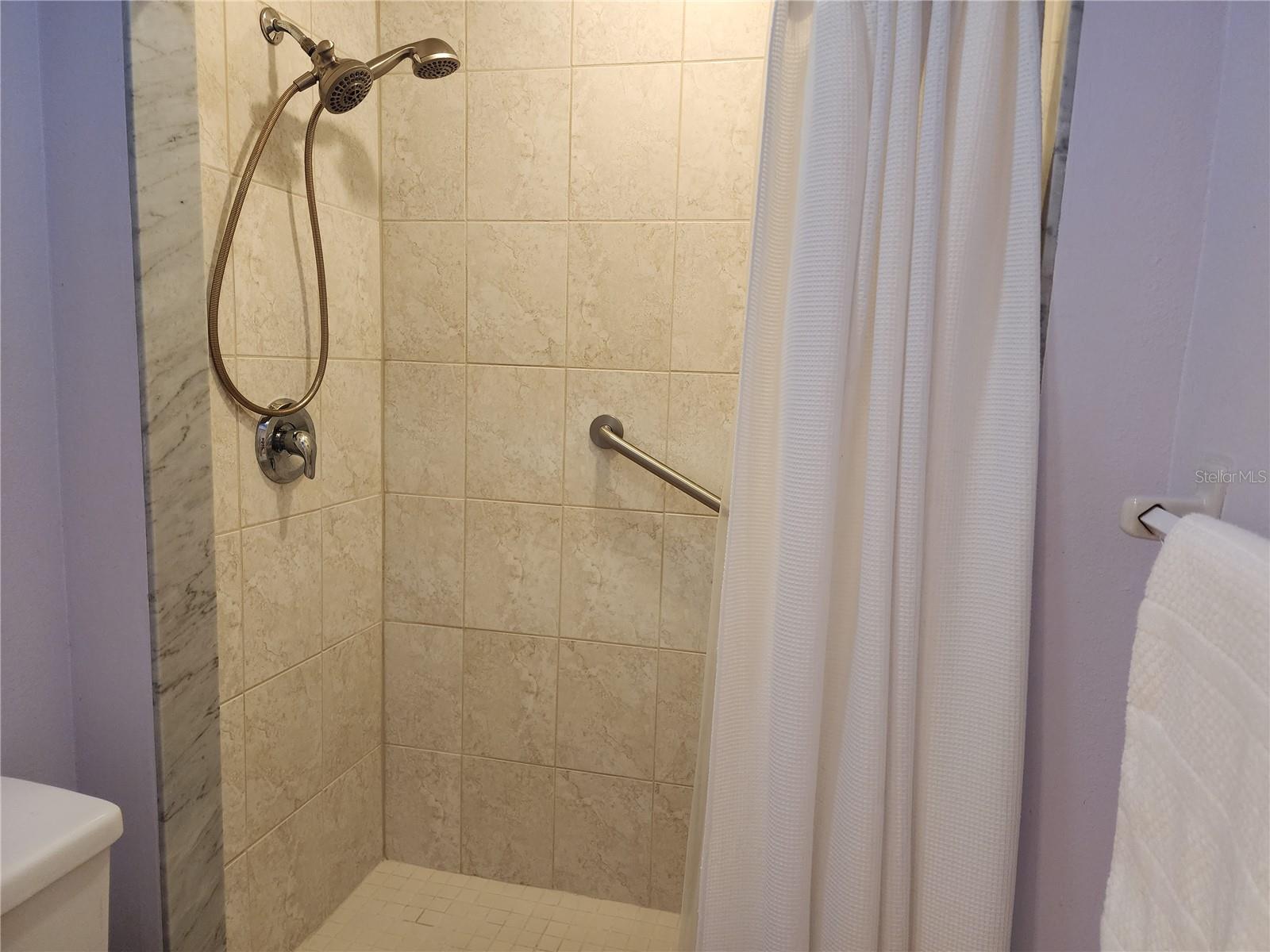 THE LAKES - Residential