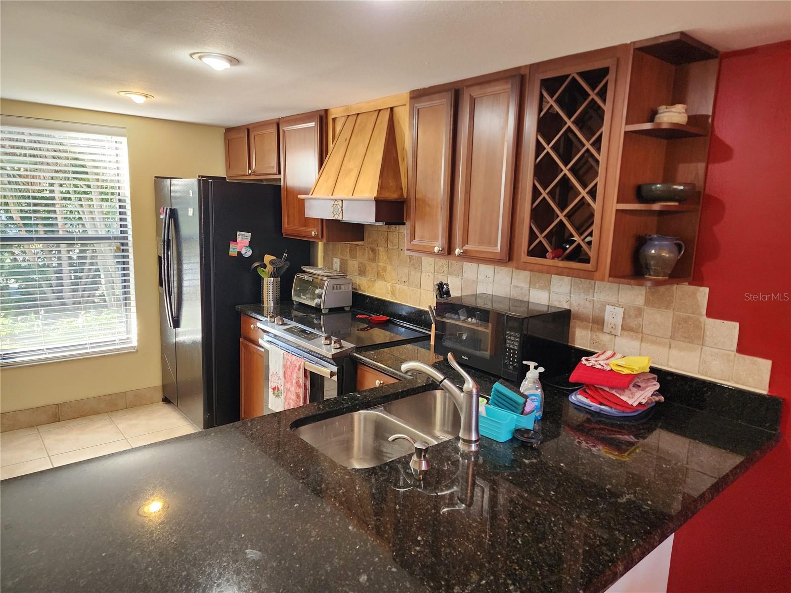 THE LAKES - Residential