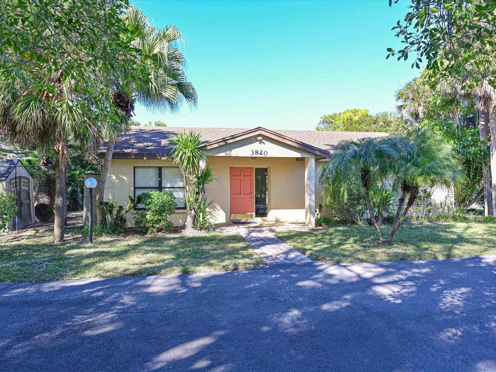 THE LAKES - Residential