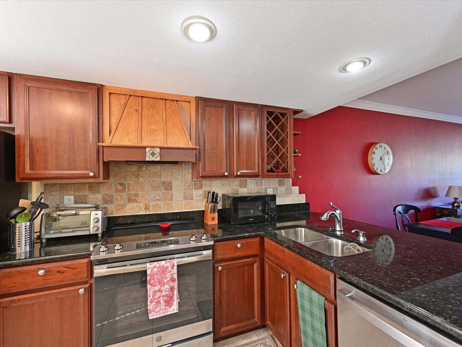 THE LAKES - Residential