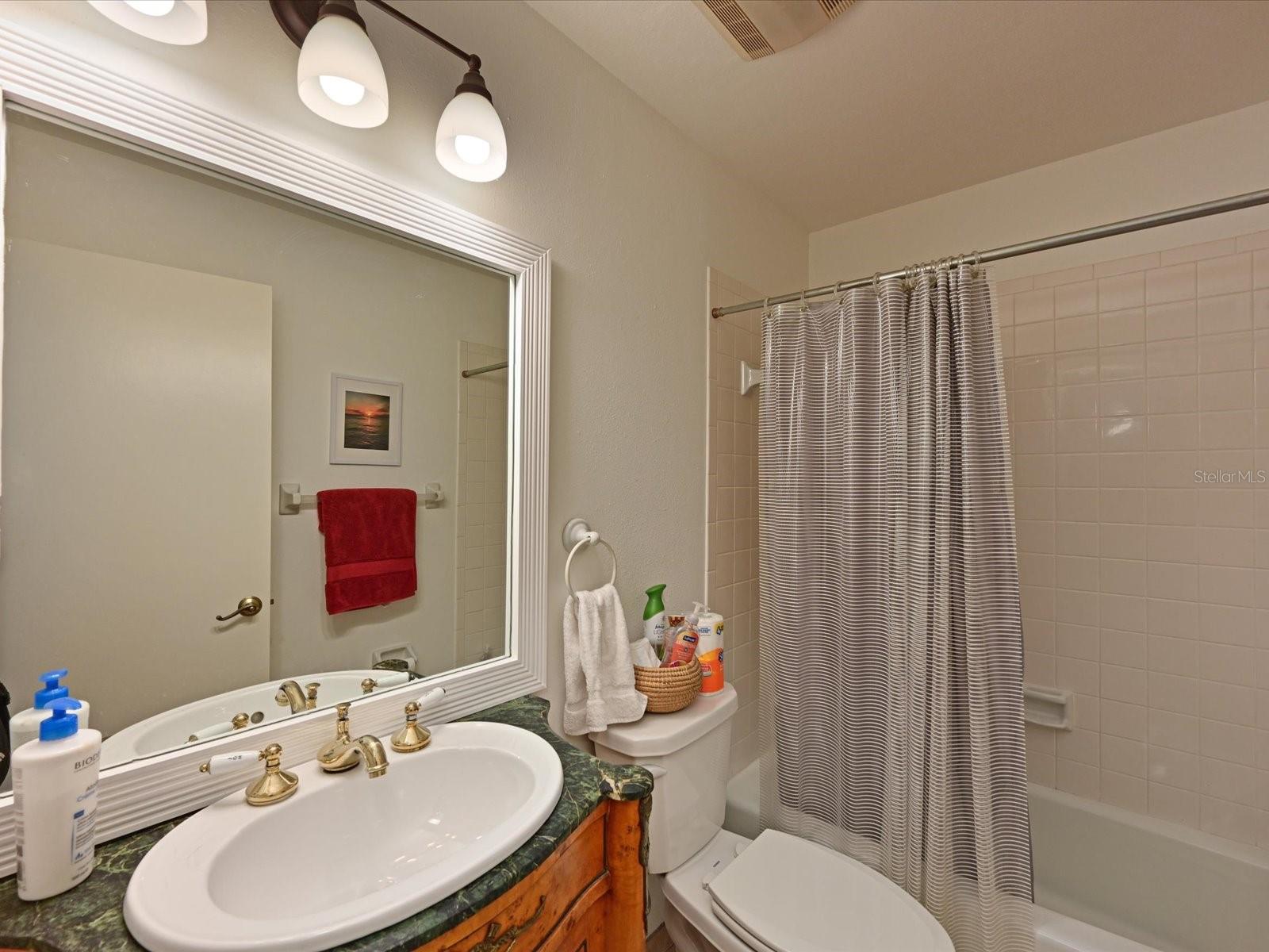 THE LAKES - Residential