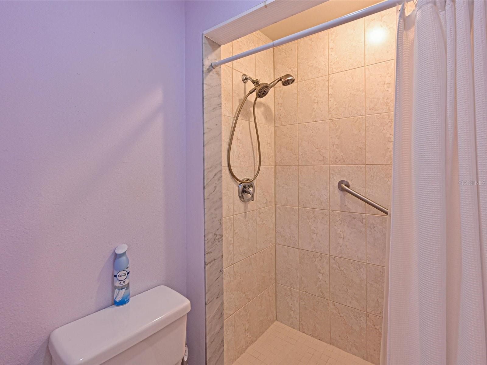 THE LAKES - Residential