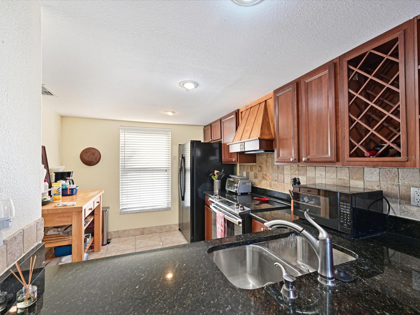 THE LAKES - Residential