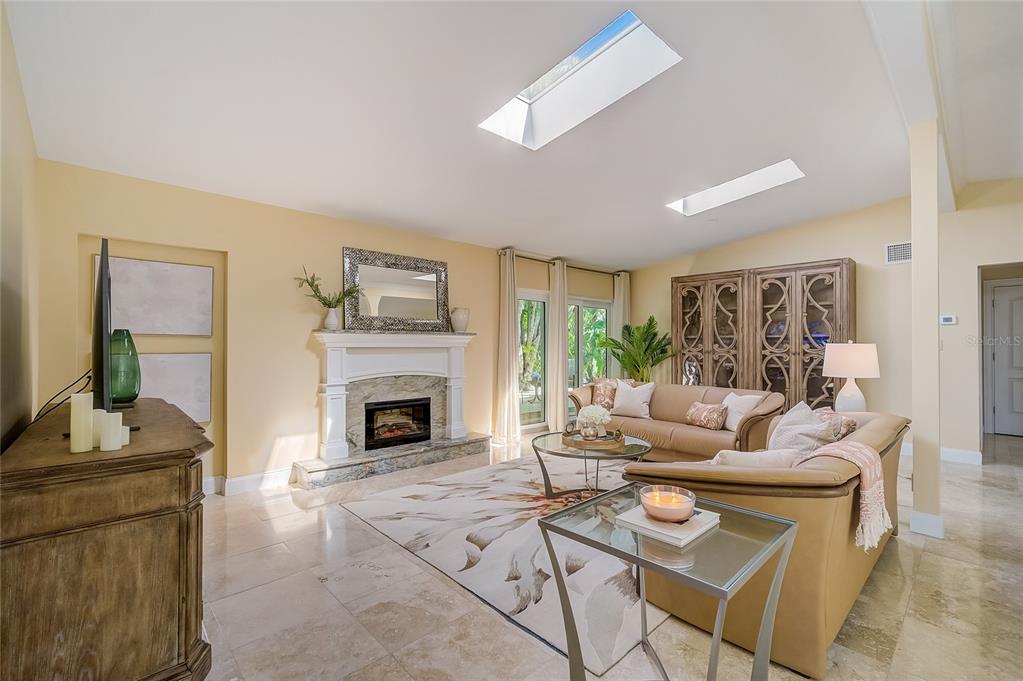 SIESTA REV OF - Residential