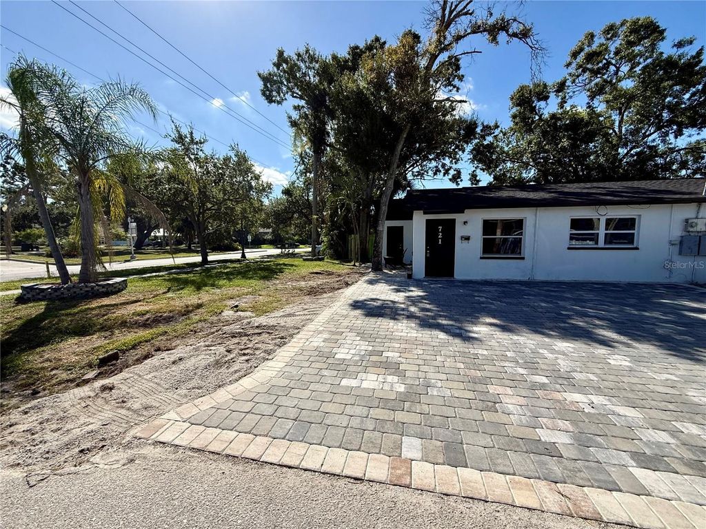Photo of 721 N Osprey Avenue, Sarasota, FL 34236 (MLS # C7516593)