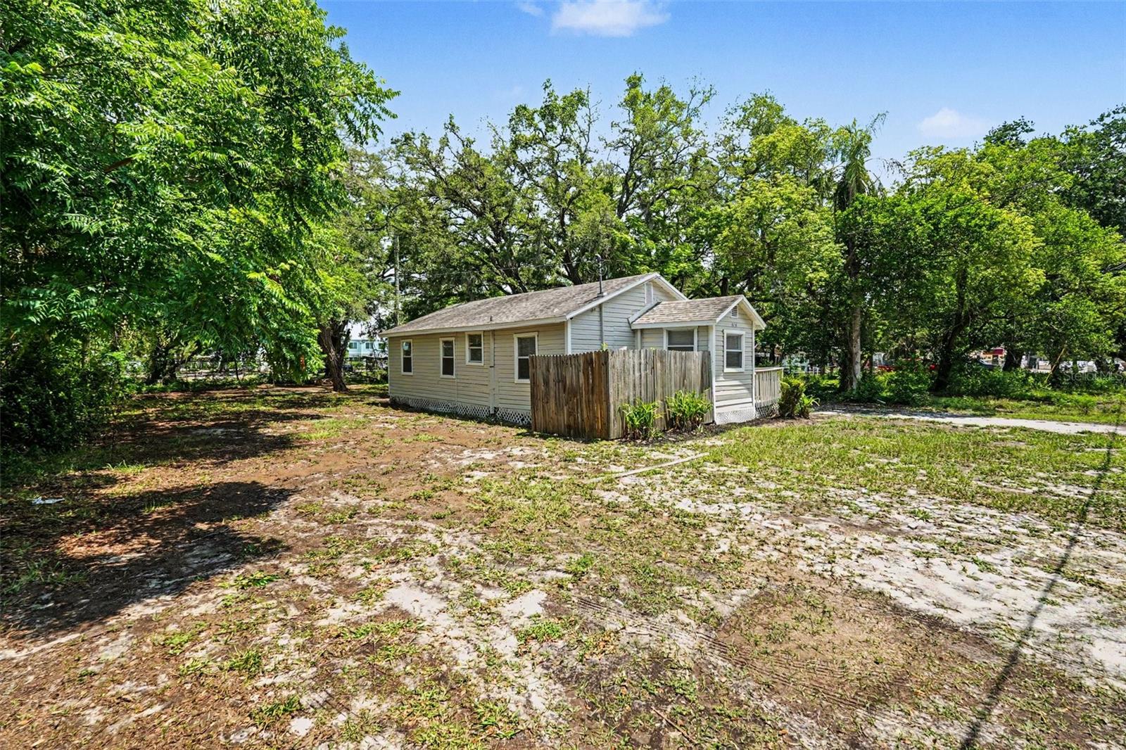 TUXEDO PARK - Residential