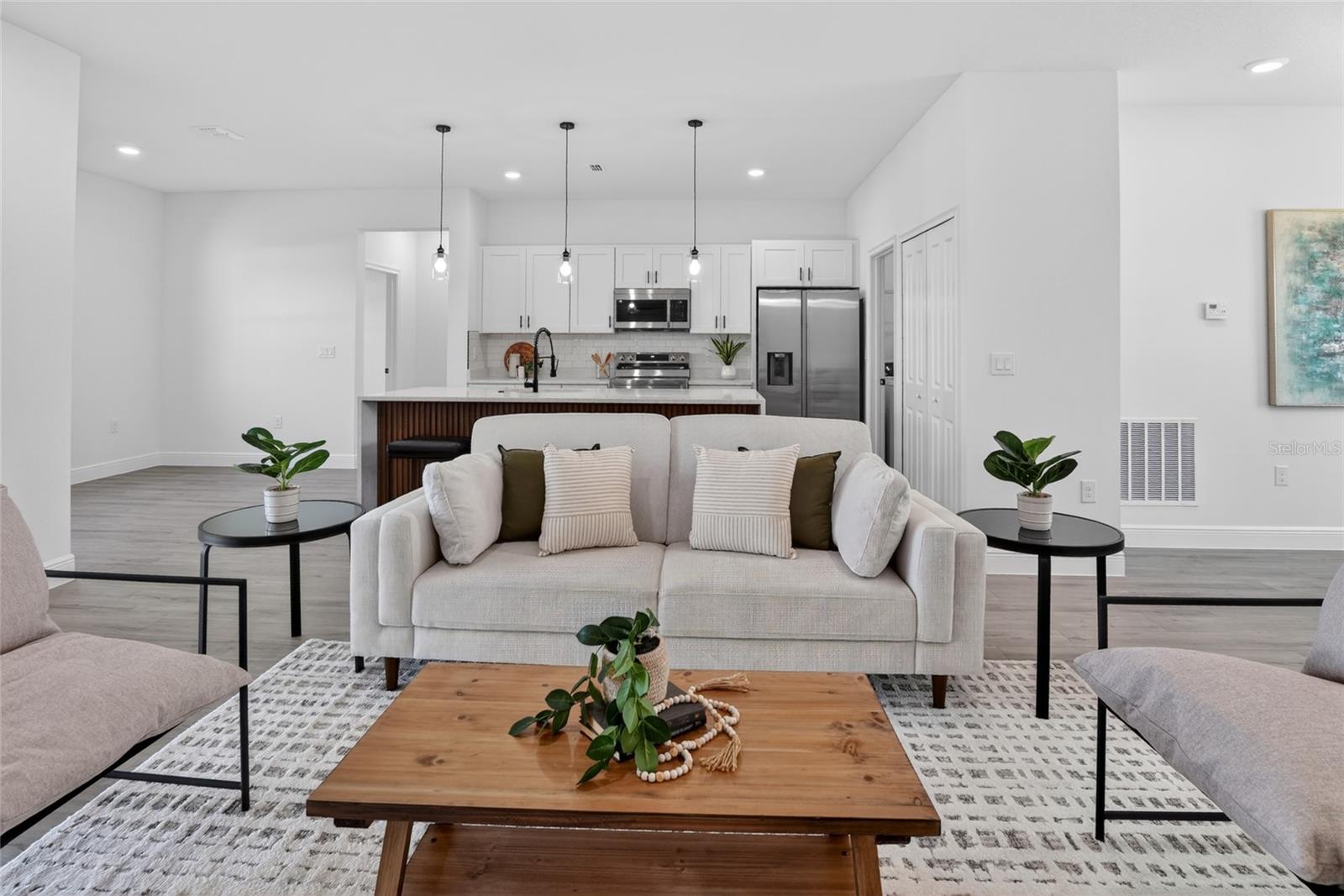 MARION OAKS - Residential