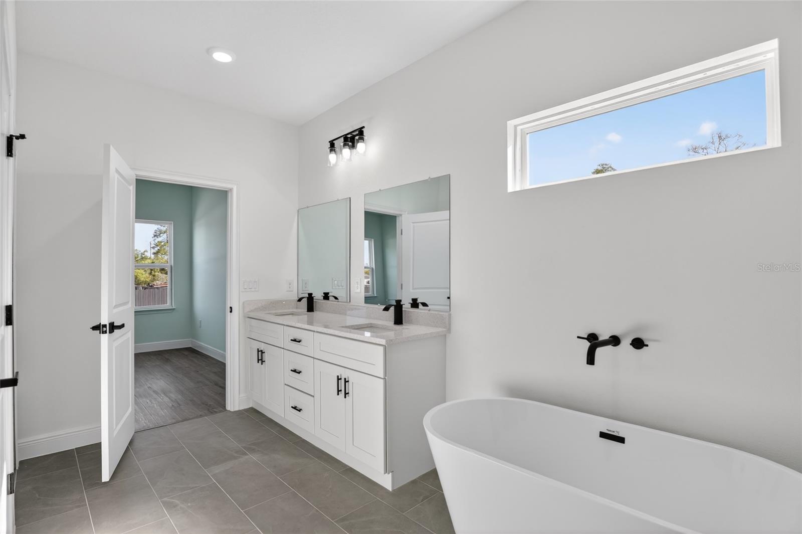 MARION OAKS - Residential