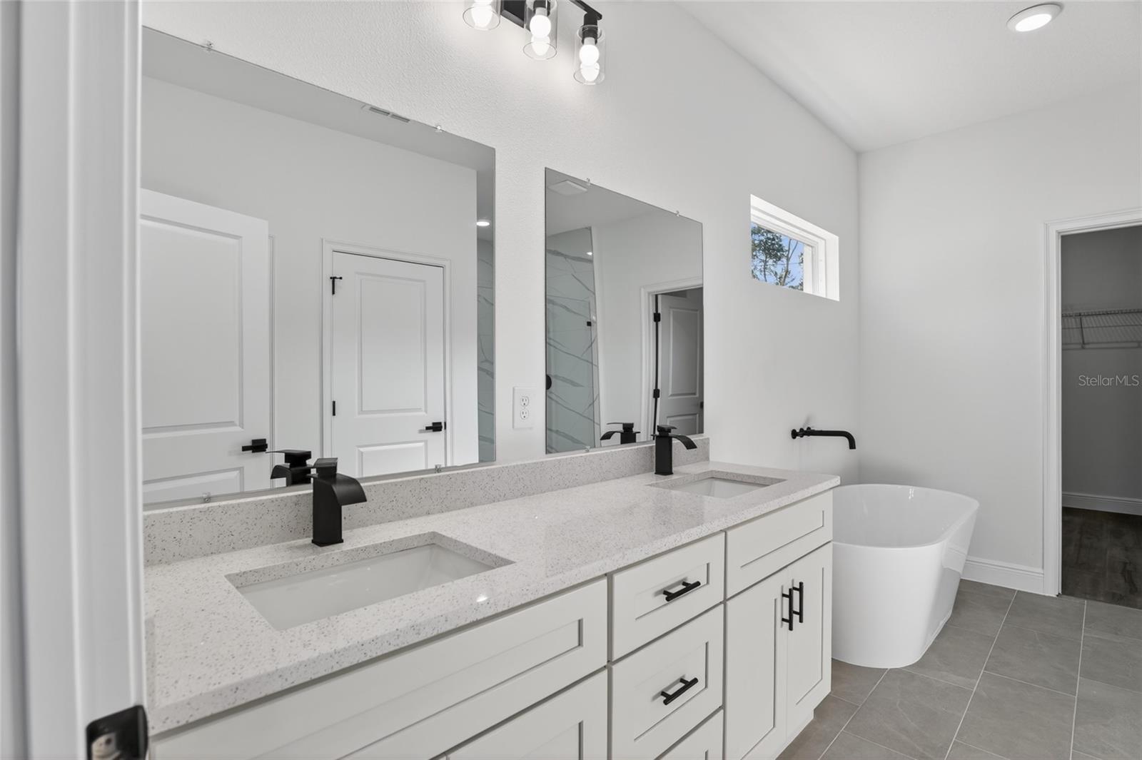 MARION OAKS - Residential