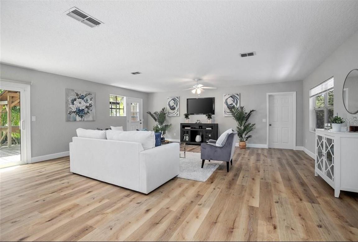 HARBOR POINT - Residential Lease