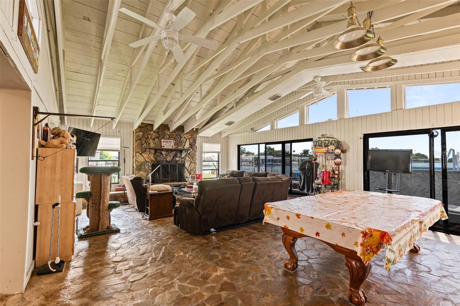 HOLIDAY LAKE ESTATES - Residential