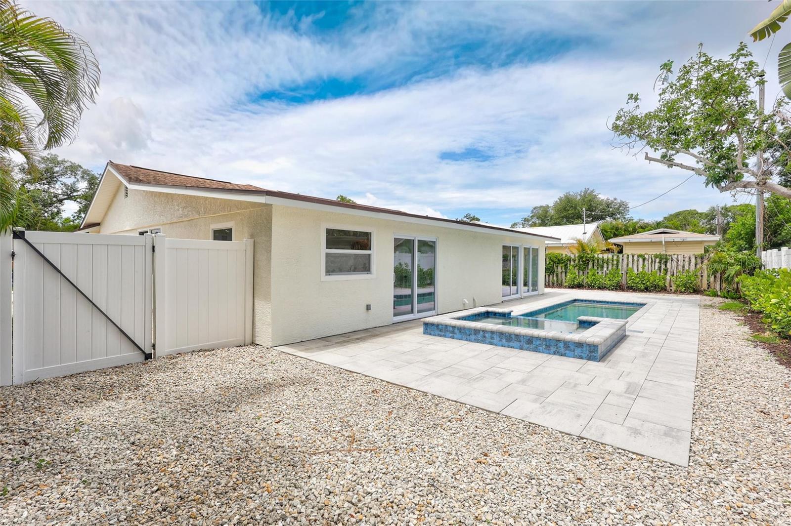 PAVER PARK ESTATES 1ST ADD - Residential
