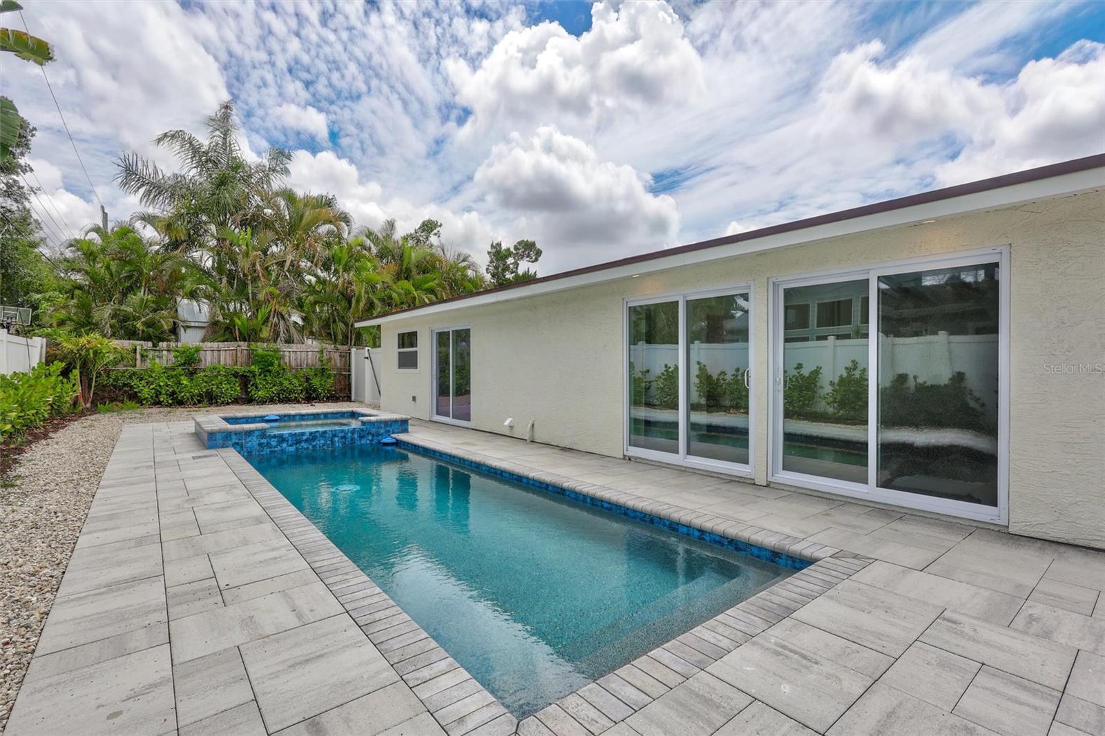 PAVER PARK ESTATES 1ST ADD - Residential