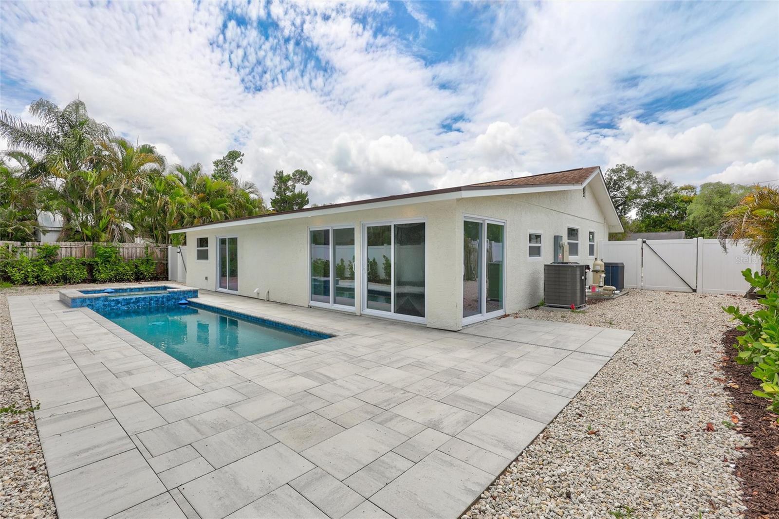 PAVER PARK ESTATES 1ST ADD - Residential