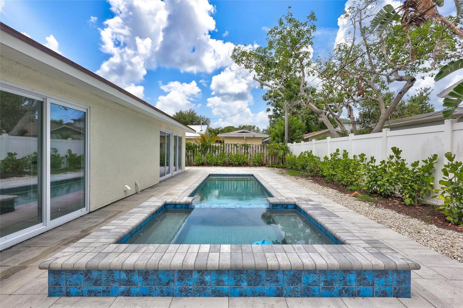 PAVER PARK ESTATES 1ST ADD - Residential
