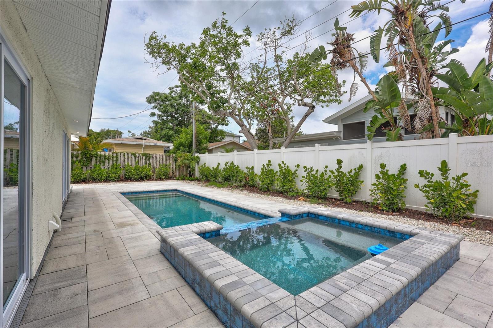 PAVER PARK ESTATES 1ST ADD - Residential