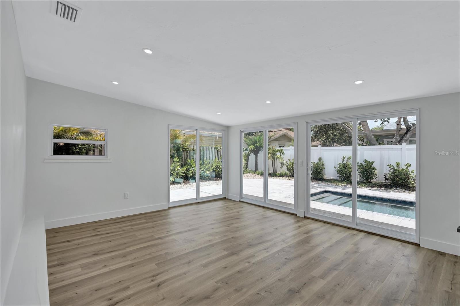 PAVER PARK ESTATES 1ST ADD - Residential