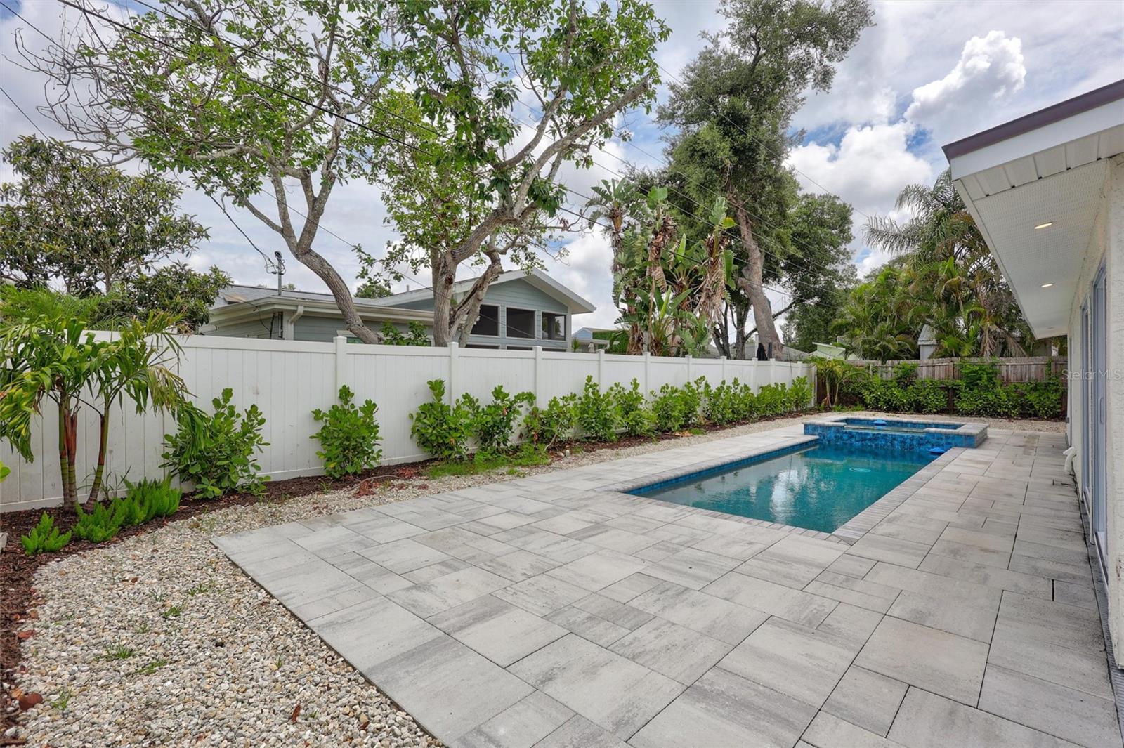 PAVER PARK ESTATES 1ST ADD - Residential