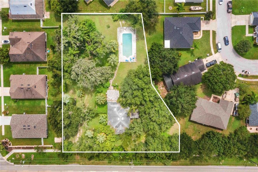 Fix & Flip Opportunity – CASH OR HARD MONEY
INVESTORS 
Nearly 1 acre of land with a spacious 2,400 sq. ft. home and private pool – this is the kind of deal investors search for! Located in the growing Bartow area, this property offers plenty of upside with the right updates. The generous square footage provides room for multiple layout options, while the pool and oversized lot add major appeal for future buyers.
