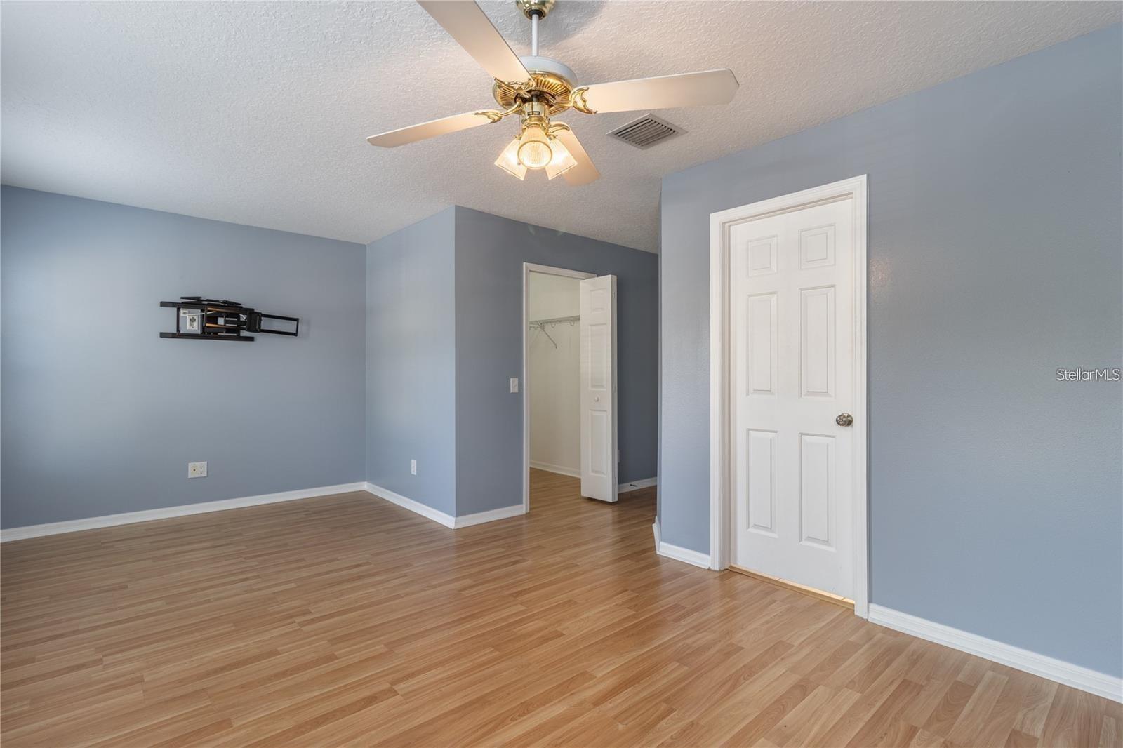 BALLANTRAE VILLAGE 01 - Residential Lease