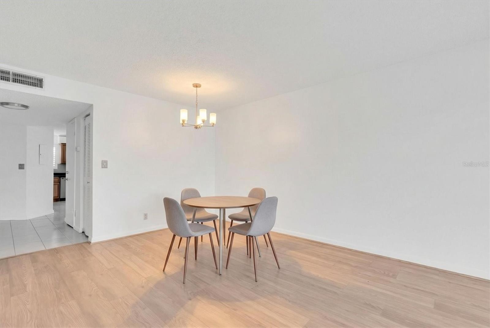 VISTA VERDE WEST - Residential Lease