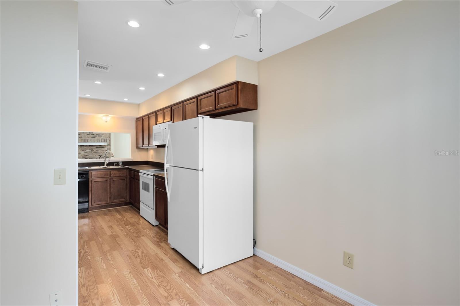 CEDARWOOD VILLAGE 1 - Residential