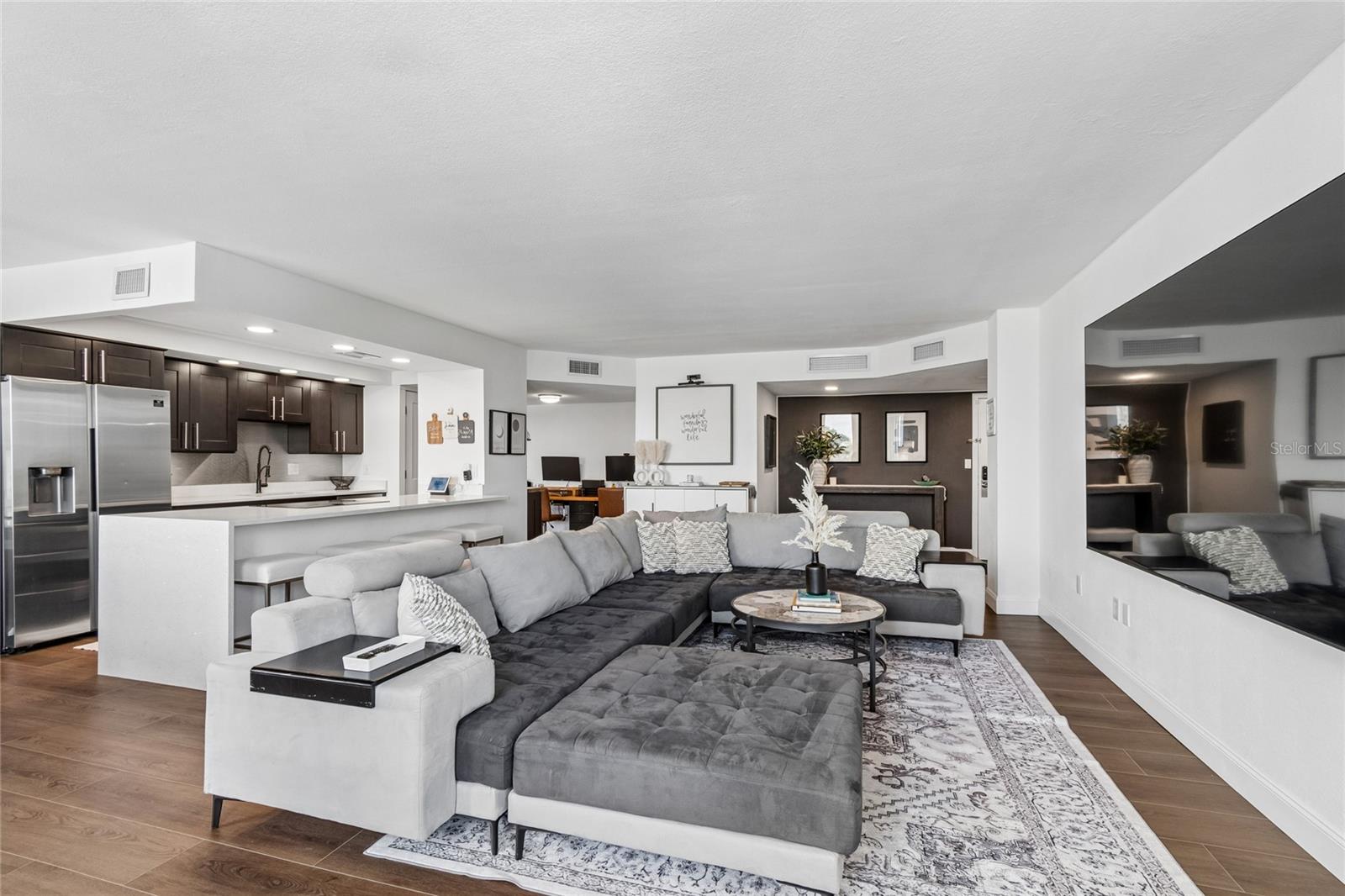 644 ISLAND WAY 405