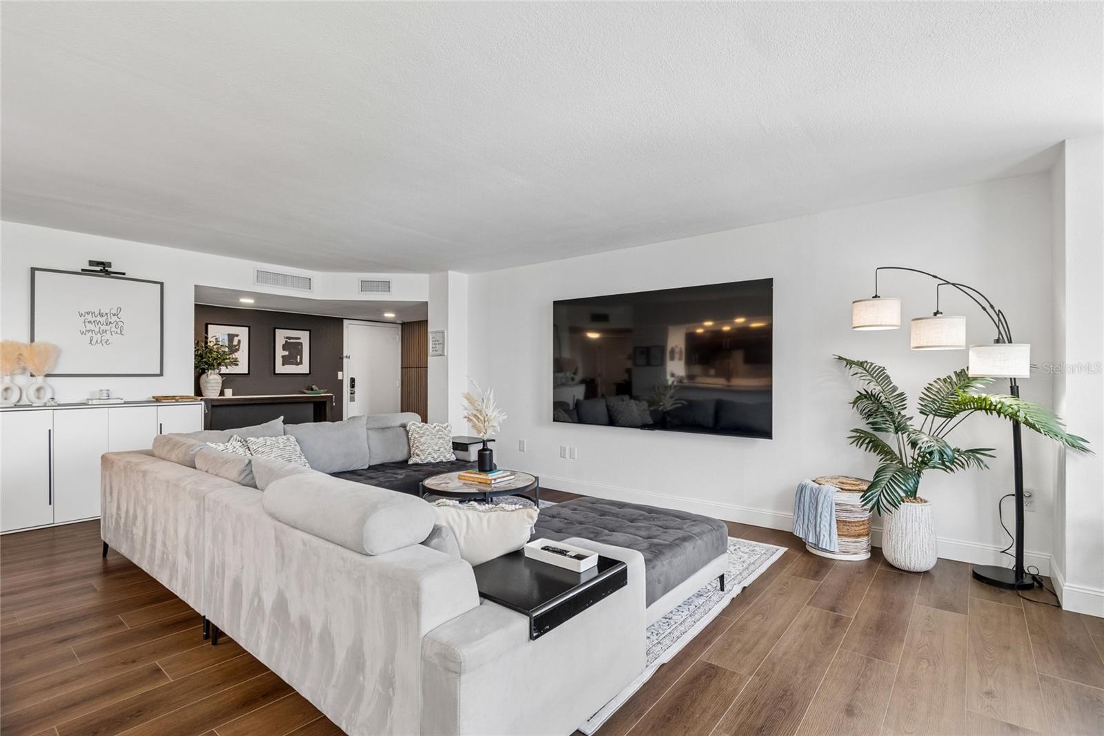 644 ISLAND WAY 405